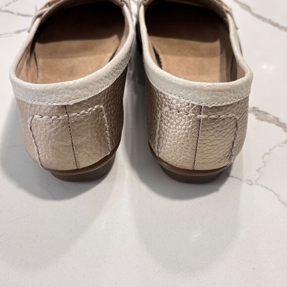 Aerosoles Women's Metallic Gold Nuwsreel Moccasin Vegan Loafers Shoes Size 7.5 - Picture 4 of 12